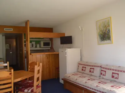 Appartement à Les Arcs 1800, ### Titre proposé :

Studio 5 pers, skis aux pieds, proche commerces et pistes, Charvet Arc 1800 - L945138