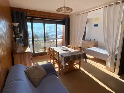 Appartement à La Toussuire, Studio cosy 4 pers. avec balcon sud, départ ski aux pieds, navette gratuite, à 600m des commerces - L943863