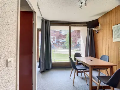 Appartement à La Toussuire, Studio pratique avec balcon sud-ouest, à 50m des pistes, 150m des commerces, animaux acceptés - L967672