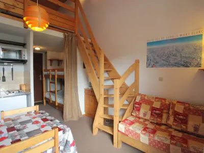 Appartement à La Toussuire, Studio lumineux et fonctionnel, 2ème étage, 4 pers, skis aux pieds, balcon exposé Sud, près télésiège - L943875