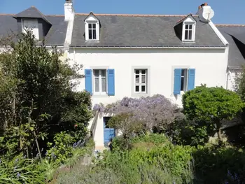 Haus in Sauzon,Maison familiale typique à Sauzon avec jardin, proche du port FR-1-418-11 N°830803