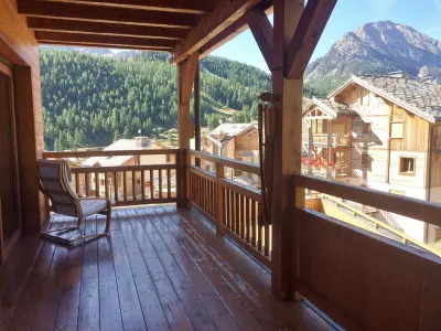 Appartement à Montgenèvre, Bel appartement 3* sur les pistes à Montgenèvre - Grande terrasse - Parking privé - 6 personnes - L964256