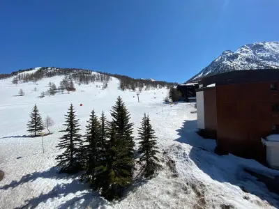 Appartement à Montgenèvre, Studio 4 pers skis aux pieds, animaux admis, parking privé - L880515