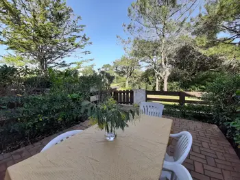 Casa en Seignosse,Maison rénovée avec terrasse à 700m des plages, marché et activités - Tennis et piste cyclable à 10m FR-1-239-385 N°830851