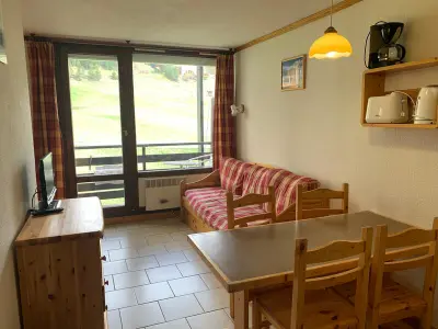 Appartement à Les Menuires, Studio cabine rénové pour 4 pers, balcon, animaux admis - L880610