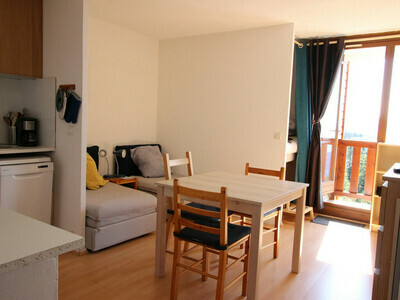 Location Appartement à Chamrousse,Studio cabine très bien équipé plein sud au pied des pistes FR-1-340-199 N°947978