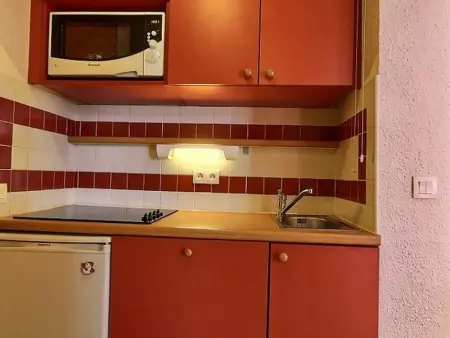 Studio-cabine 4 pers, proche pistes et commerces, balcon, piscine, 3 cristaux Paradiski - Photo 3