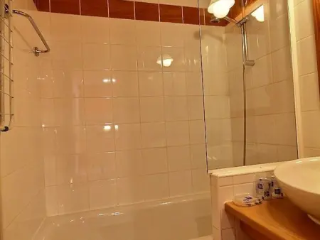 Studio-cabine 4 pers, proche pistes et commerces, balcon, piscine, 3 cristaux Paradiski - Photo 5