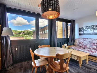 Appartement à La Plagne, Appartement rénové au pied des pistes, cuisine moderne et balcon - L948731