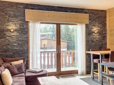 Appartement à La Toussuire, Appartement rénové 6 pers, 3 chambres, balcon sud, centre station, à 150m des pistes - L967702