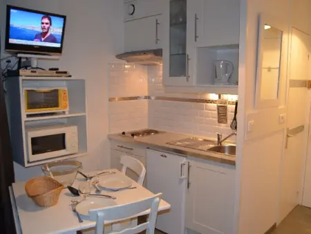 Appartement à Les Menuires, Charmant studio aux Ménuires pour 2, pied des pistes, proche commerces, équipements modernes - L880739