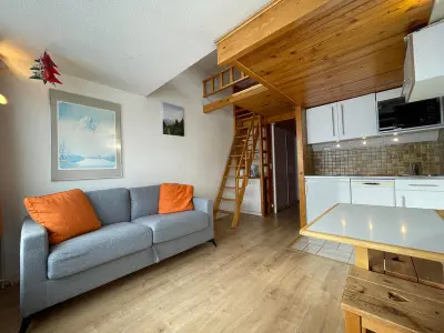 Appartement à Les Menuires, Studio mezzanine, balcon sud, sur pistes aux Menuires - 2 pers - L880761