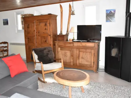 Chalet ensoleillé 3 pièces, 6 pers, jardinet, proche commerces et téléphérique, Pralognan-la-Vanoise. - Photo 8