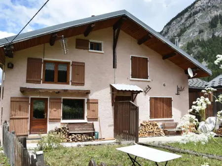 Chalet ensoleillé 3 pièces, 6 pers, jardinet, proche commerces et téléphérique, Pralognan-la-Vanoise. - Photo 14