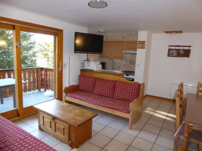 Appartement à Champagny en Vanoise, Chalet spacieux avec terrasse, proche commerces et télécabine, garage et parking inclus - L880788