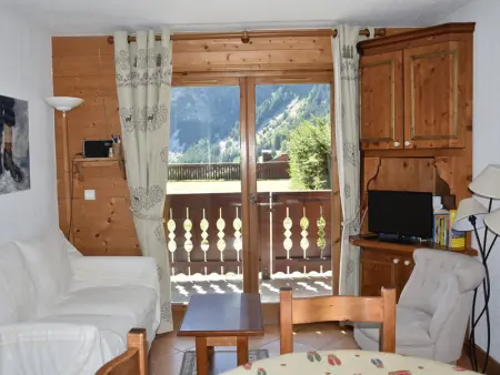 Charmant 3 pièces en rez-de-jardin, proche pistes, idéal familles - Photo 3