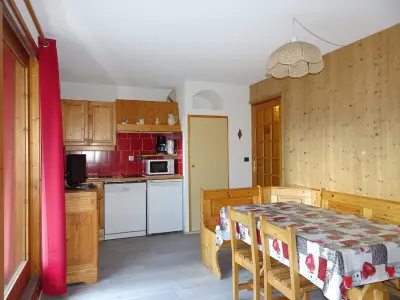 Appartement à Pralognan la Vanoise, Appartement 3 pièces proche centre, balcon sud, animaux admis - L880807