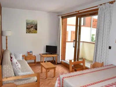 Appartement à Pralognan la Vanoise, Soleil, Balcon et Confort au Centre de Pralognan - 2 Chambres pour 4 Personnes - L946011