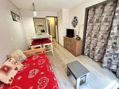 Appartement à Valfréjus, Appartement 2 pièces + cabine, 4-6 pers, 32m², Wi-Fi, Place des Bergers, Modane, proche pistes et commerces - L965593