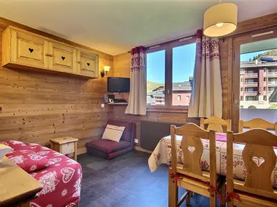 Appartement à Belle Plagne, Superbe studio-cabine pour 4 sur les pistes, balcon, casier à skis adjacent, parking - L952748