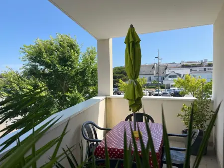 Appartement moderne 3 pièces avec balcon, ascenseur, proche plages et commerces, parking inclus - Photo 8