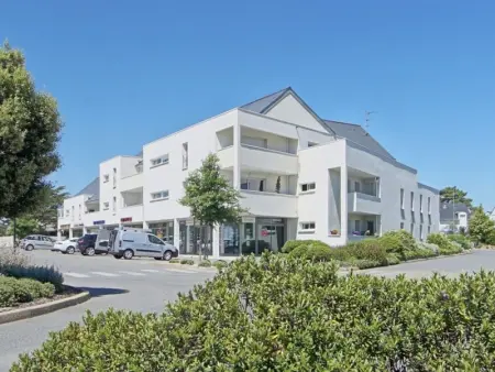 Appartement moderne 3 pièces avec balcon, ascenseur, proche plages et commerces, parking inclus - Photo 16