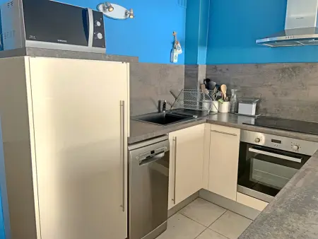 Appartement T3 avec Terrasse à 30m des Commerces et Plage à Ploemeur - Photo 3