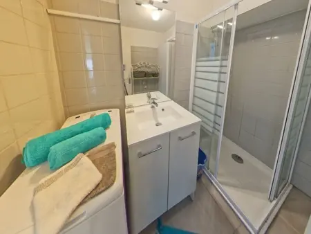 Appartement T3 avec Terrasse à 30m des Commerces et Plage à Ploemeur - Photo 12