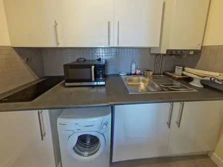 Studio à Larmor-Plage : Bourg et Plages à Pied, 2/3 Couchages, Terrasse Exposée Sud, WiFi Inclus - Photo 5