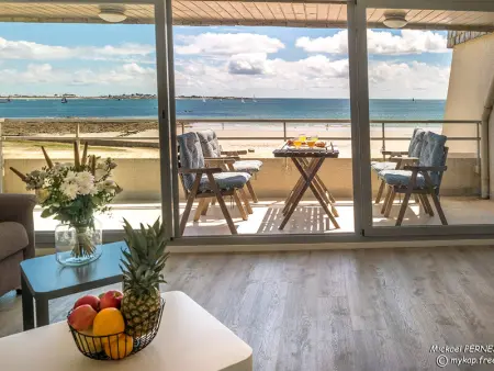 Spacieux studio terrasse, mer à 700m commerces, parking privé, Wi-Fi inclu - Photo 1