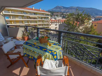 Appartement à Menton, Grand 2P climatisé, terrasse, parking, centre Menton, commerces & plages à pied - L880885