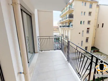 Appartement à Menton, Charmant 2P moderne avec terrasse, parking privé, en plein centre de Menton, à 2 pas de la mer - L880891