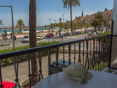 Appartement à Menton, Studio moderne avec terrasse proche plages et centre, WiFi gratuit - L880896