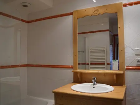 Charmant Duplex Montagnard à Pra Loup 1500 - Idéal pour 6 Personnes avec Wi-Fi et Parking Privé - Photo 6