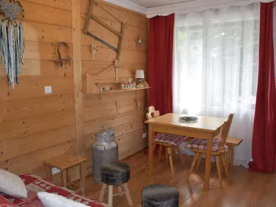 Appartement à Pralognan la Vanoise, Charmant jardin, piscine chauffée, proche pistes et centre - L880916