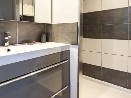 Appartement rénové près des plages et du marché, 2 chambres, terrasse, parking, WIFI inclus - Photo 9