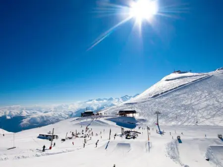 Séjour Pyrénéen Authentique: T2 Cabine, Terrasse, Piscine, Proche St-Lary-Soulan, Navette Gratuite - Photo 11