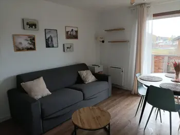 Apartamento en La Joue du Loup,Appartement rénové 2 pièces 6 pers, parking, équipements complets FR-1-504-160 N°881071