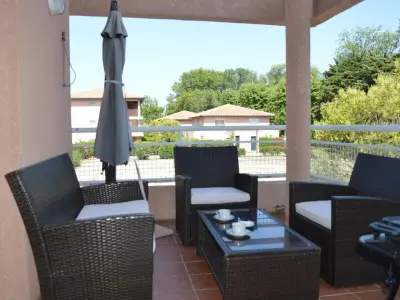 Appartement à Saint Cyprien, Appartement 3 Pièces à Saint-Cyprien : 6 Couchages, Piscine, Terrasse, Parking et WIFI - L881104