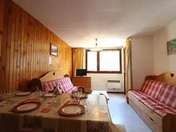 Apartment in Lanslebourg Mont Cenis,Appartement à 300m des pistes pour 7 pers. à Lanslebourg FR-1-508-10 N°961332