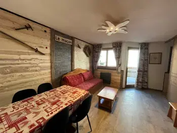 Apartamento en Lanslevillard,Appartement 6 personnes spacieux au pied des pistes, proximité télécabine, commerces et services FR-1-508-26 N°881123