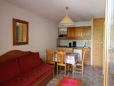 Apartamento en Lanslevillard, Appartement cosy, 5 pers, centre village, proche pistes, balcon, parking, WIFI, draps inclus - L881138