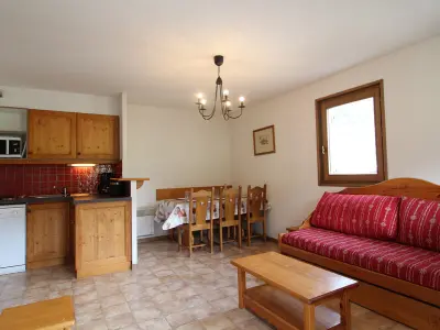 Appartement à Lanslevillard, Appartement spacieux, 6 pers, skis aux pieds, balcon, parking, Val-Cenis FR-1-508-84 N°946768