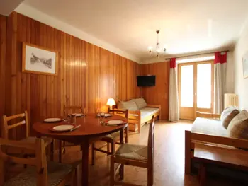 Apartment in Lanslebourg Mont Cenis,Appartement spacieux 5 pers avec balcon et wifi à Lanslebourg FR-1-508-146 N°881172