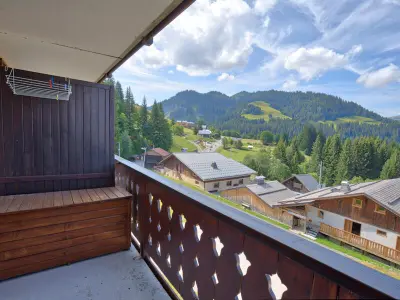 Appartement à Notre Dame de Bellecombe, Studio cabine cosy à 1450m avec vue et balcon, proche téléski - L881199