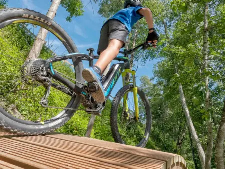 Appartement chaleureux 37m² au pied des pistes avec wifi et parking - Photo 26