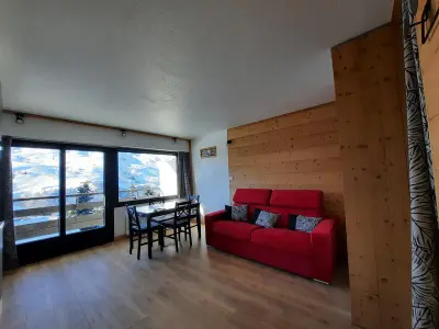 Appartement à Les Menuires, Studio cosy aux Menuires, skis aux pieds, balcon sud, proche commodités - L881243