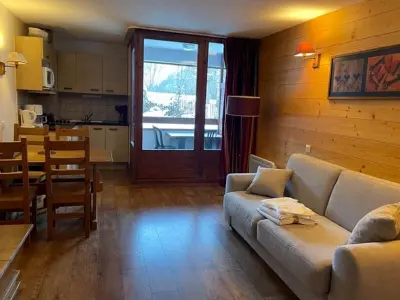 Appartement à Brides les Bains, Studio cosy avec balcon, 4 pers, Brides-les-Bains, WIFI, parking couvert, animaux bienvenus - L881299