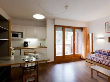 Location Wohnung in Brides les Bains,Studio Confortable pour 2 Personnes avec Balcon, Proche Télécabine et Spa à Brides-les-Bains FR-1-512-114 N°881310