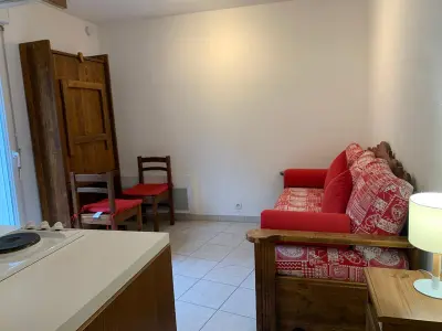 Appartement à Brides les Bains, Studio cosy proche télécabine et thermes, balcon ombragé, wifi inclus, animaux acceptés - L881318